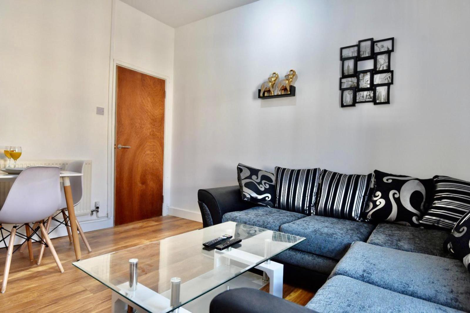 Come On In Lucas Street Newport Train Station Sleep Upto 8 Newport (Gwent) Exterior foto
